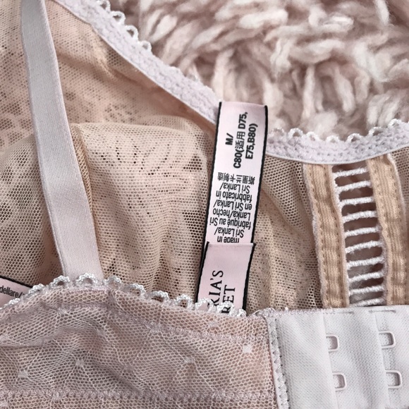 NEW! VS Floral Appliqué Scoop Bralette! - Picture 6 of 6